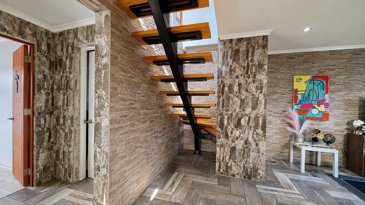 Casa Remodelado A Pasos Del Metro 100% Regularizada