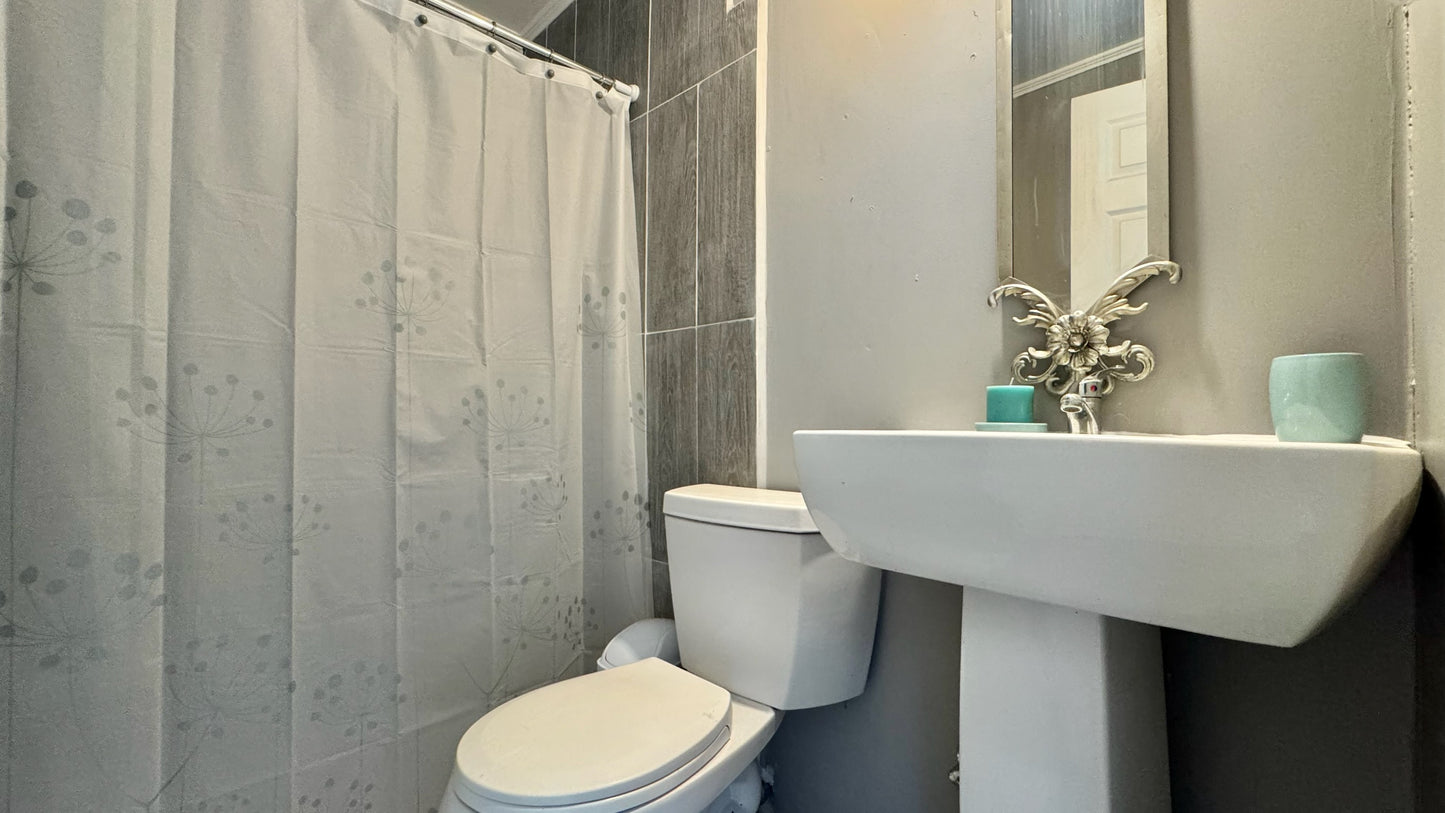 Casa Remodelada En Condominio