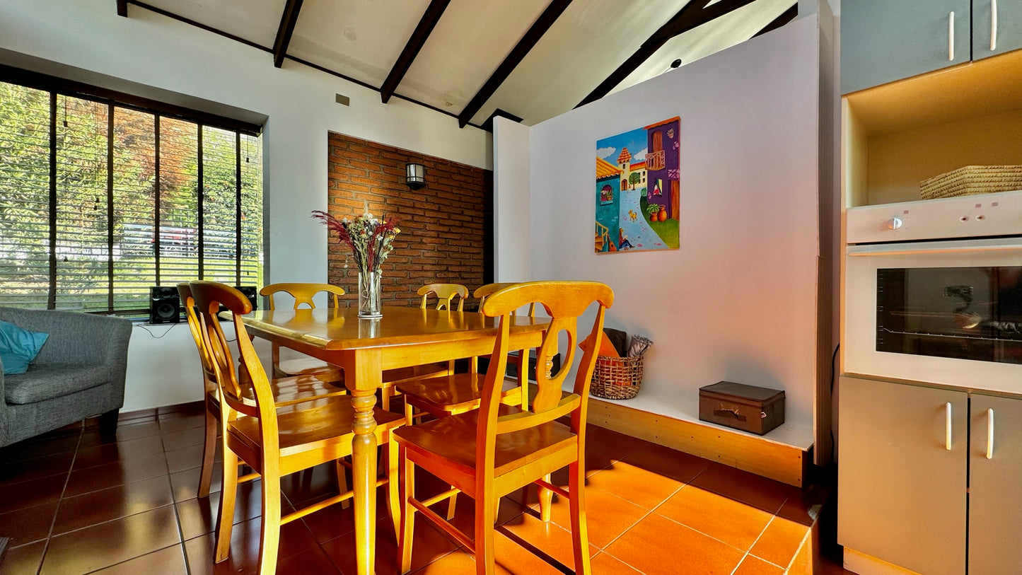 Casa Acogedora, A Pasos De Locomoción