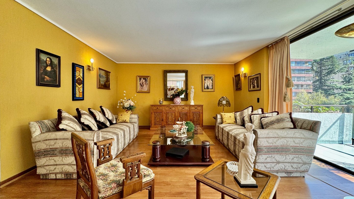 Orientación Oriente 2 Bodegas Y 2 Estacionamientos