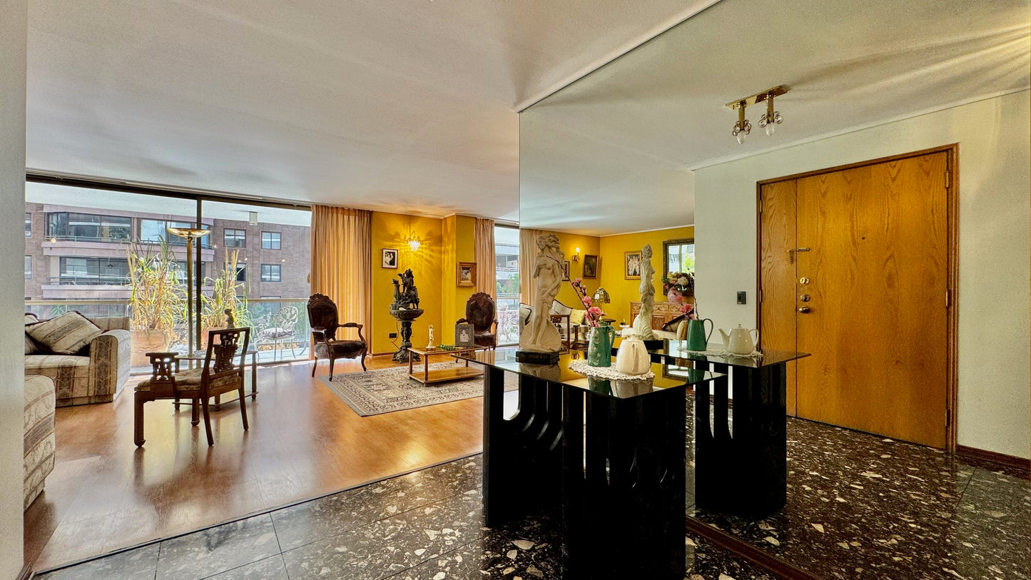 Orientación Oriente 2 Bodegas Y 2 Estacionamientos