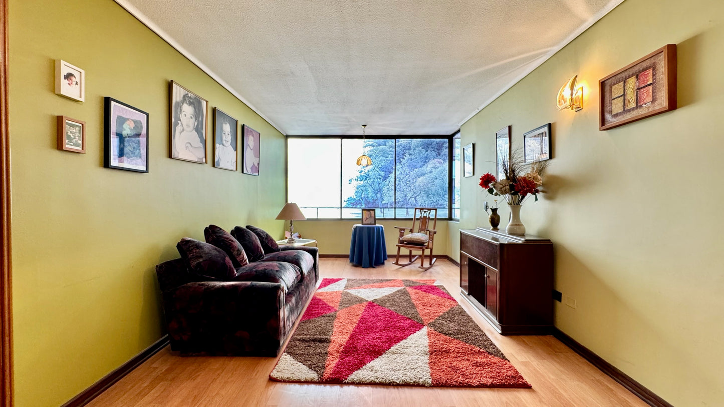 Orientación Oriente 2 Bodegas Y 2 Estacionamientos