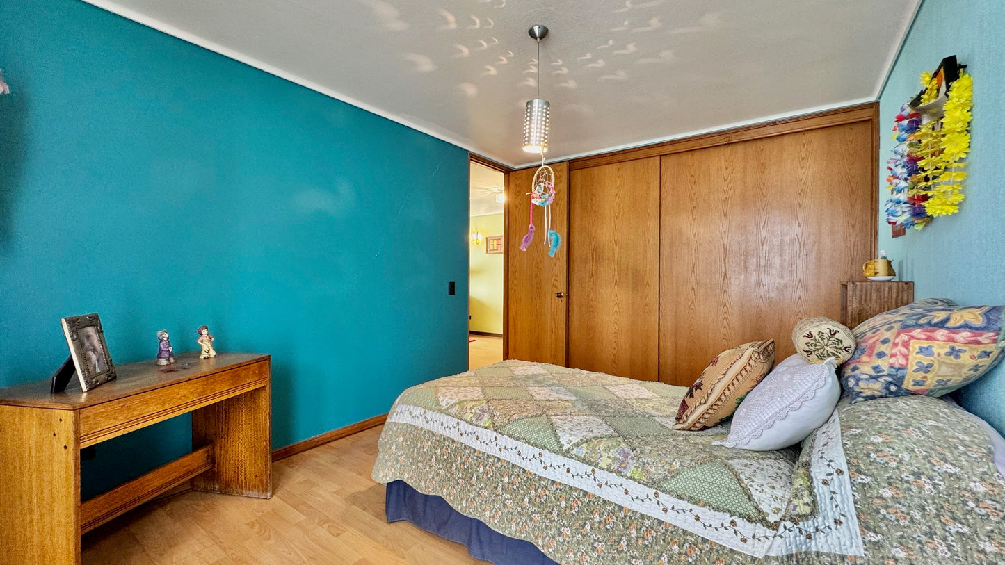 Orientación Oriente 2 Bodegas Y 2 Estacionamientos