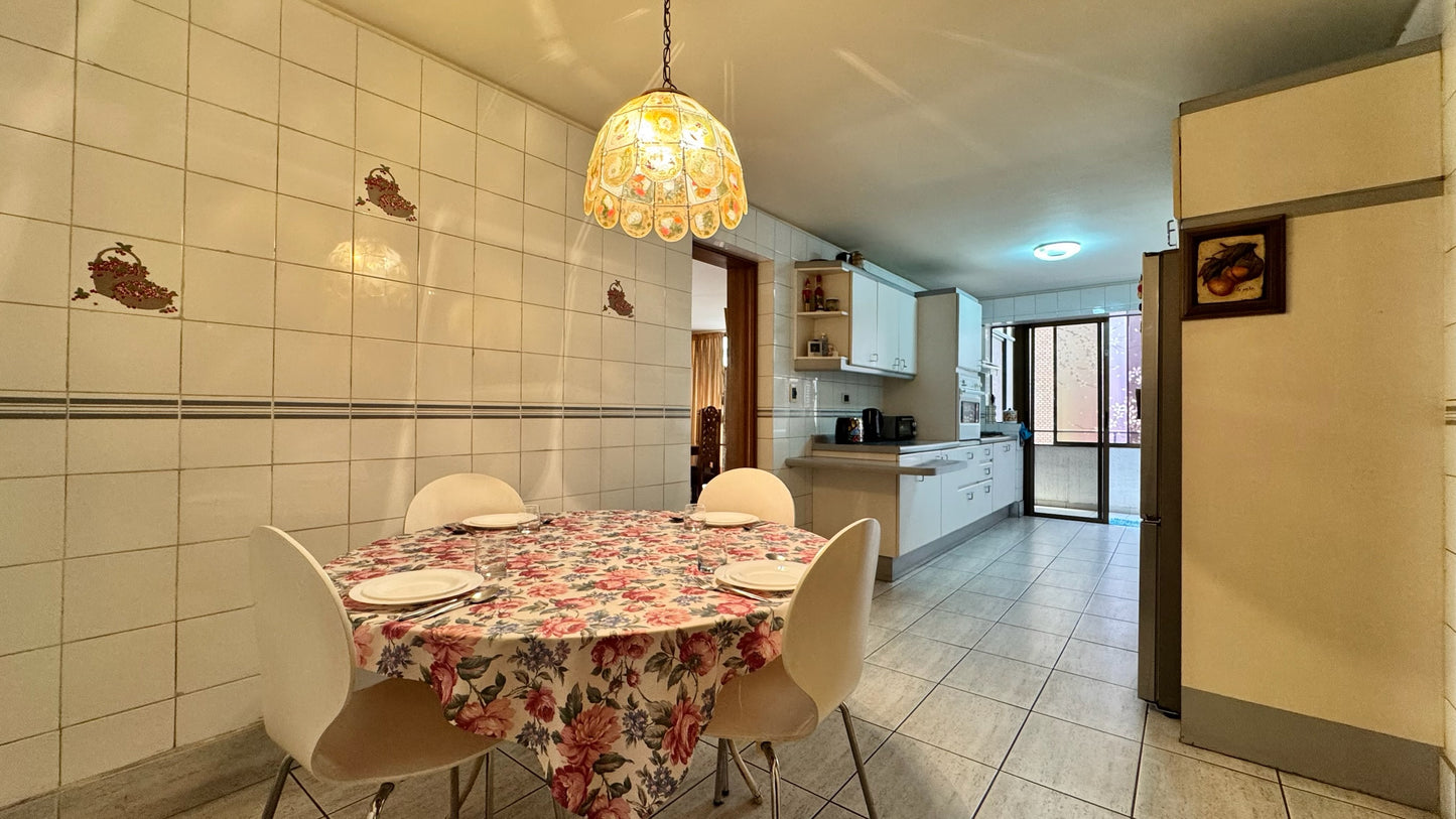 Orientación Oriente 2 Bodegas Y 2 Estacionamientos