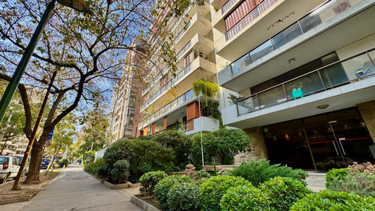 Orientación Oriente 2 Bodegas Y 2 Estacionamientos