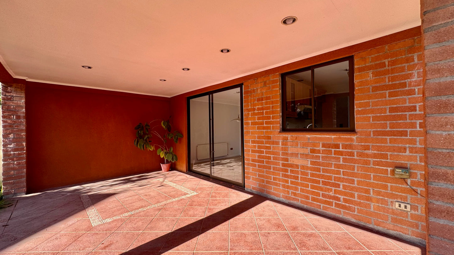 Casa en condominio, sector Caciques Chilenos