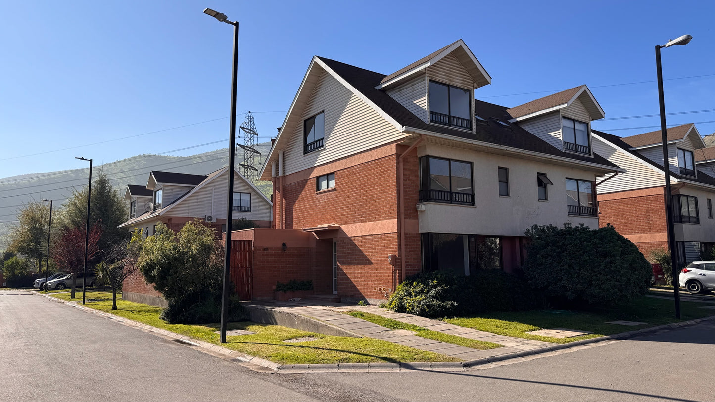 Casa en condominio, sector Caciques Chilenos