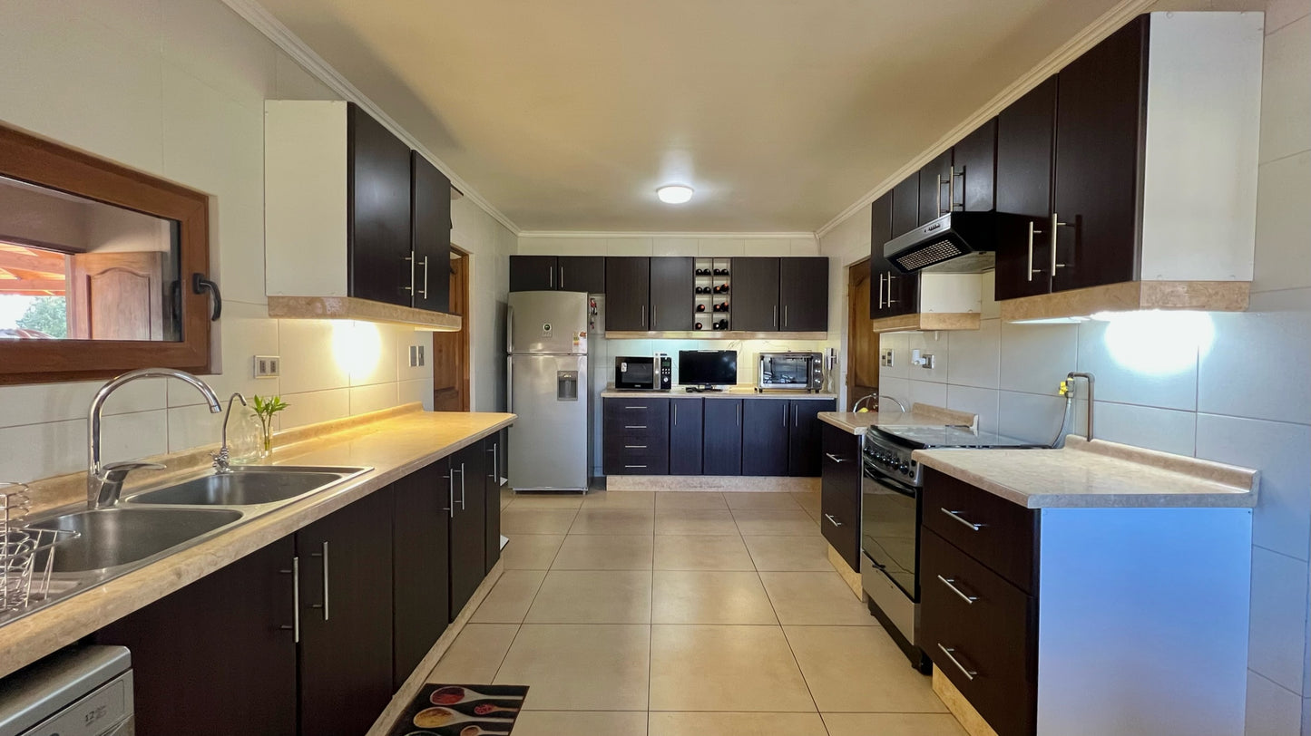 Casa En Buen Estado, Condominio Polo Manquehue, Colina