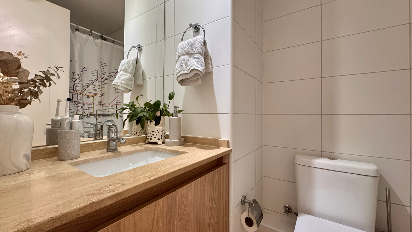 A Pasos De Metro Simón Bolívar