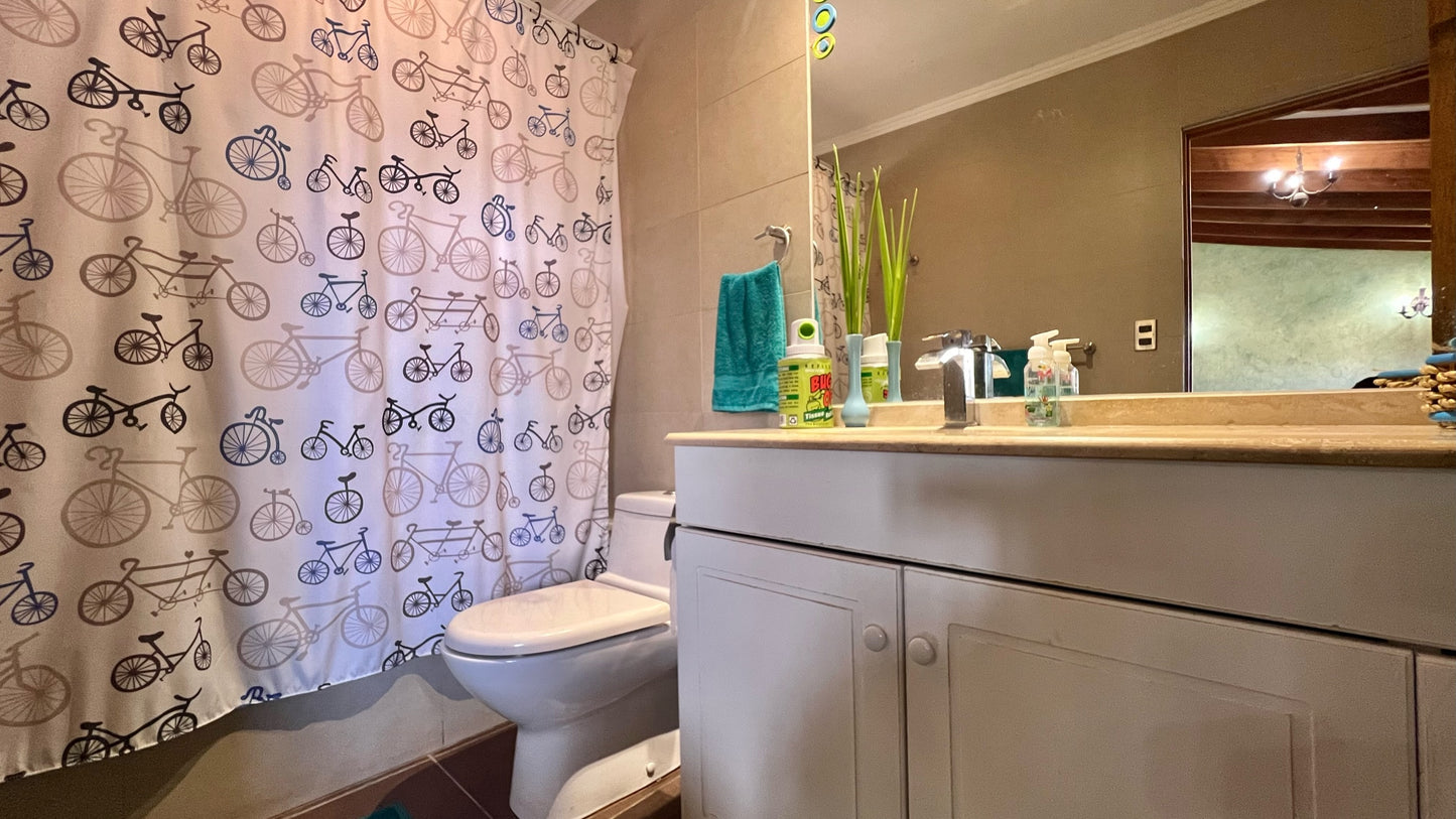 Casa En Buen Estado, Condominio Polo Manquehue, Colina