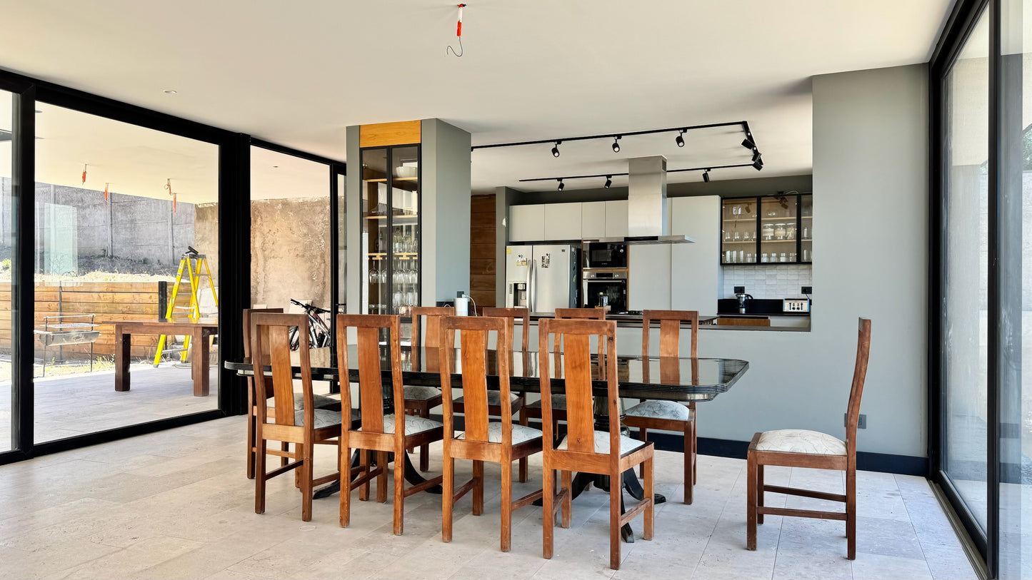 Casa Cómoda En Condominio