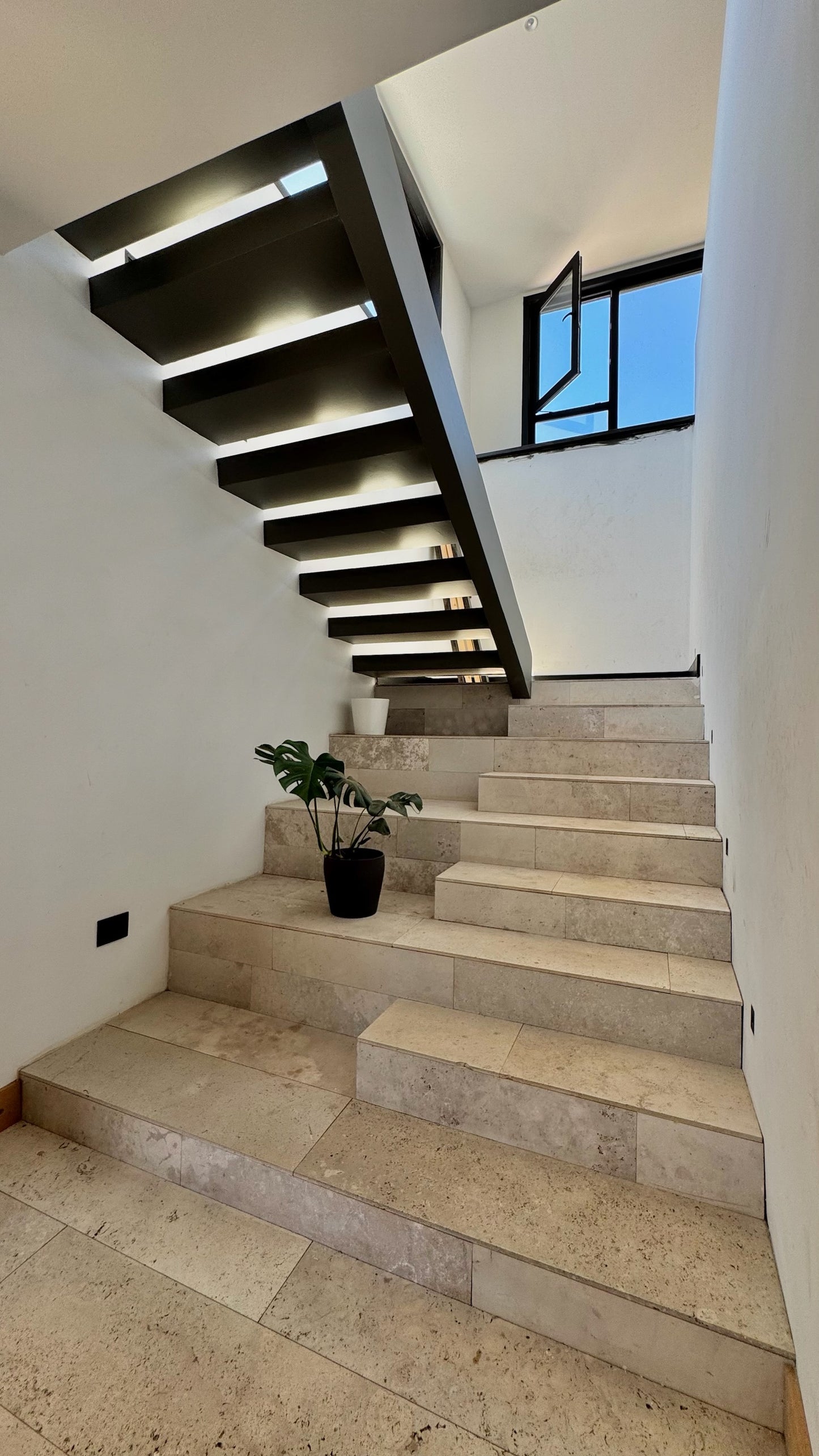 Casa Cómoda En Condominio