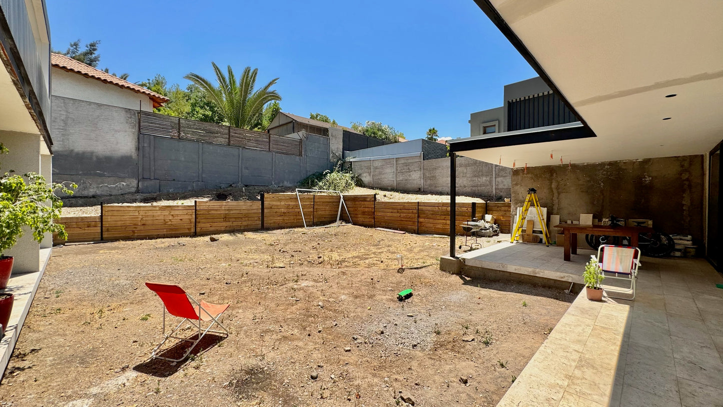 Casa Cómoda En Condominio